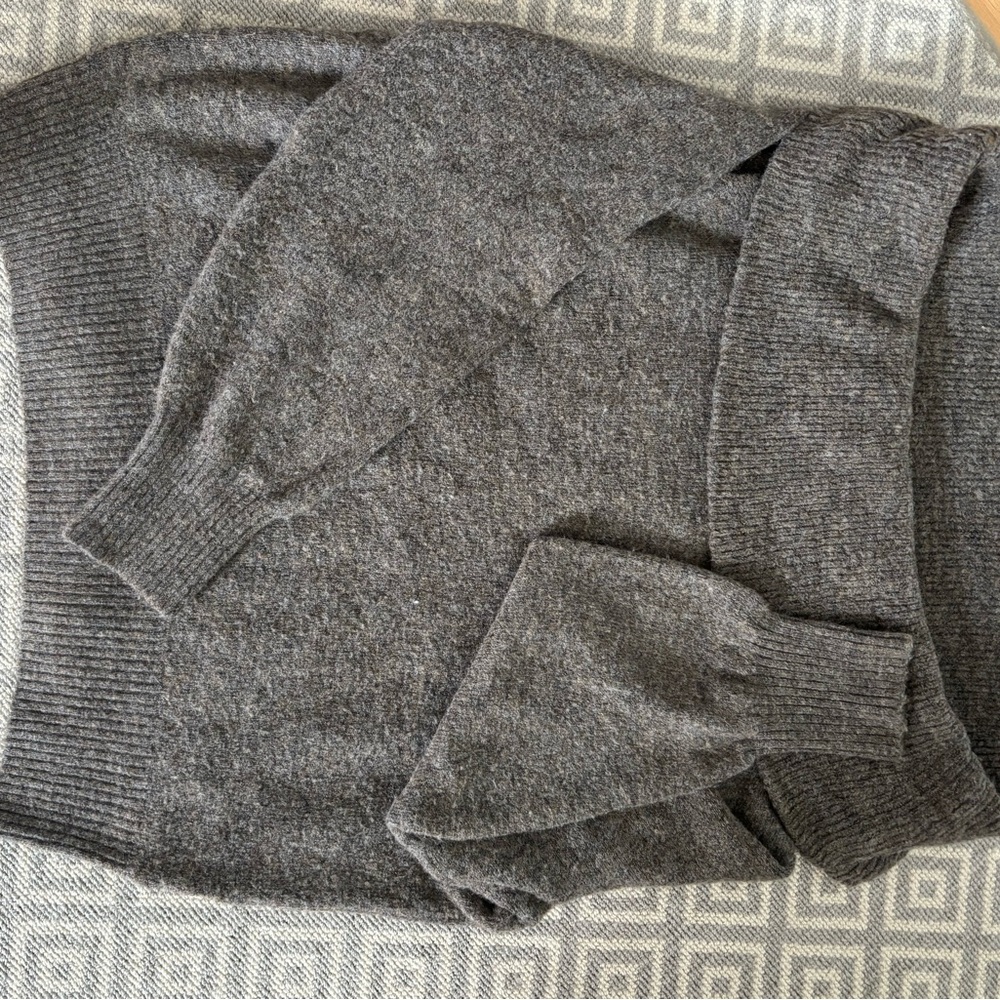H&M Dark Charcoal Gray Crewneck Sweater